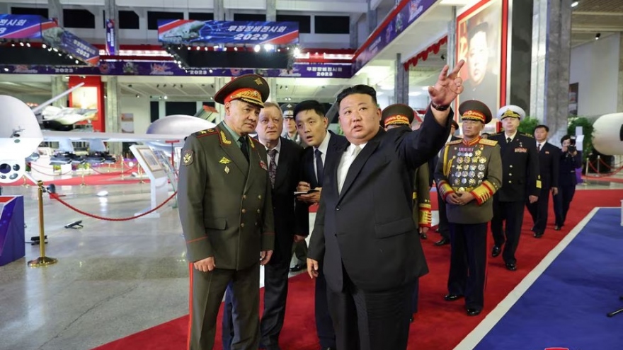 Ông Kim Jong Un tiếp đón Bộ trưởng Quốc phòng Nga ở Bình Nhưỡng